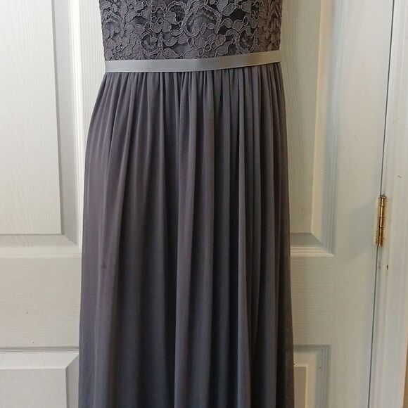 David's Bridal Gray lace upper pleated skirting one shoulder dress  Sz 4 - Picture 3 of 6